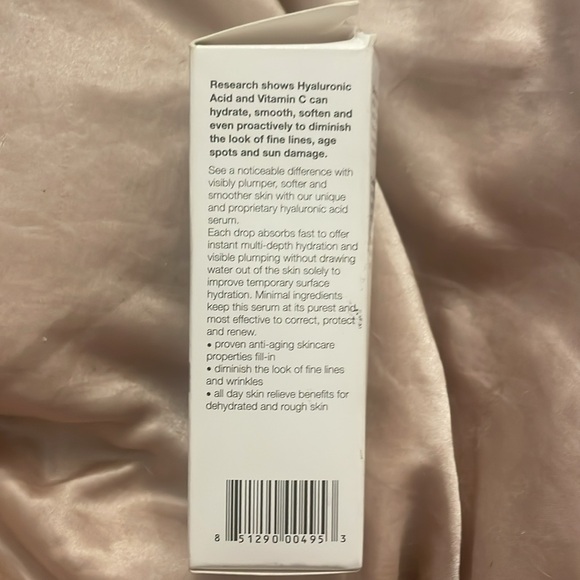 Creme de Skin Nutritions Hyaluronic Acid and Vitamin C Serum NIB - Picture 2 of 4